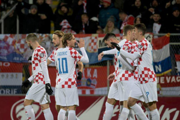 Croatia giành thế tự quyết ở bảng D nhưng vẫn cần một chiến thắng nữa để chắc chắn đoạt vé