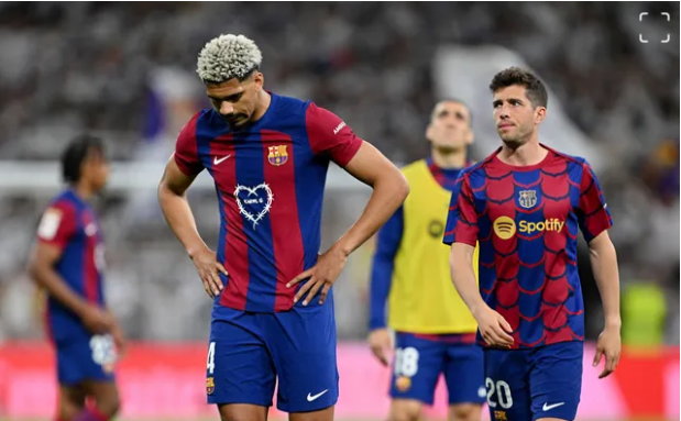 Mùa giải của Barca sụp đổ sau 2 trận thua liên tiếp