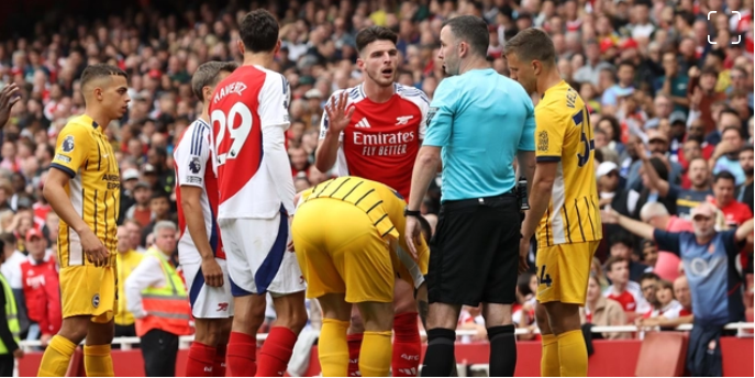 Arsenal cũng vừa chia điểm 1-1 trên sân nhà trước Brighton