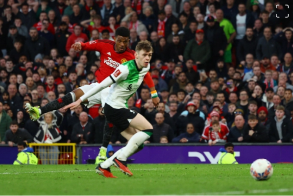 MU không thua Liverpool trong cả 3 lần đụng độ ở mùa trước