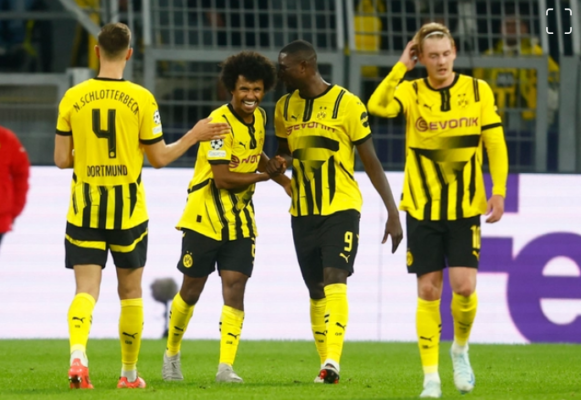 Dortmund đang dẫn đầu trên BXH với 2 trận toàn thắng, ghi 10 bàn nhận 1 bàn thua.